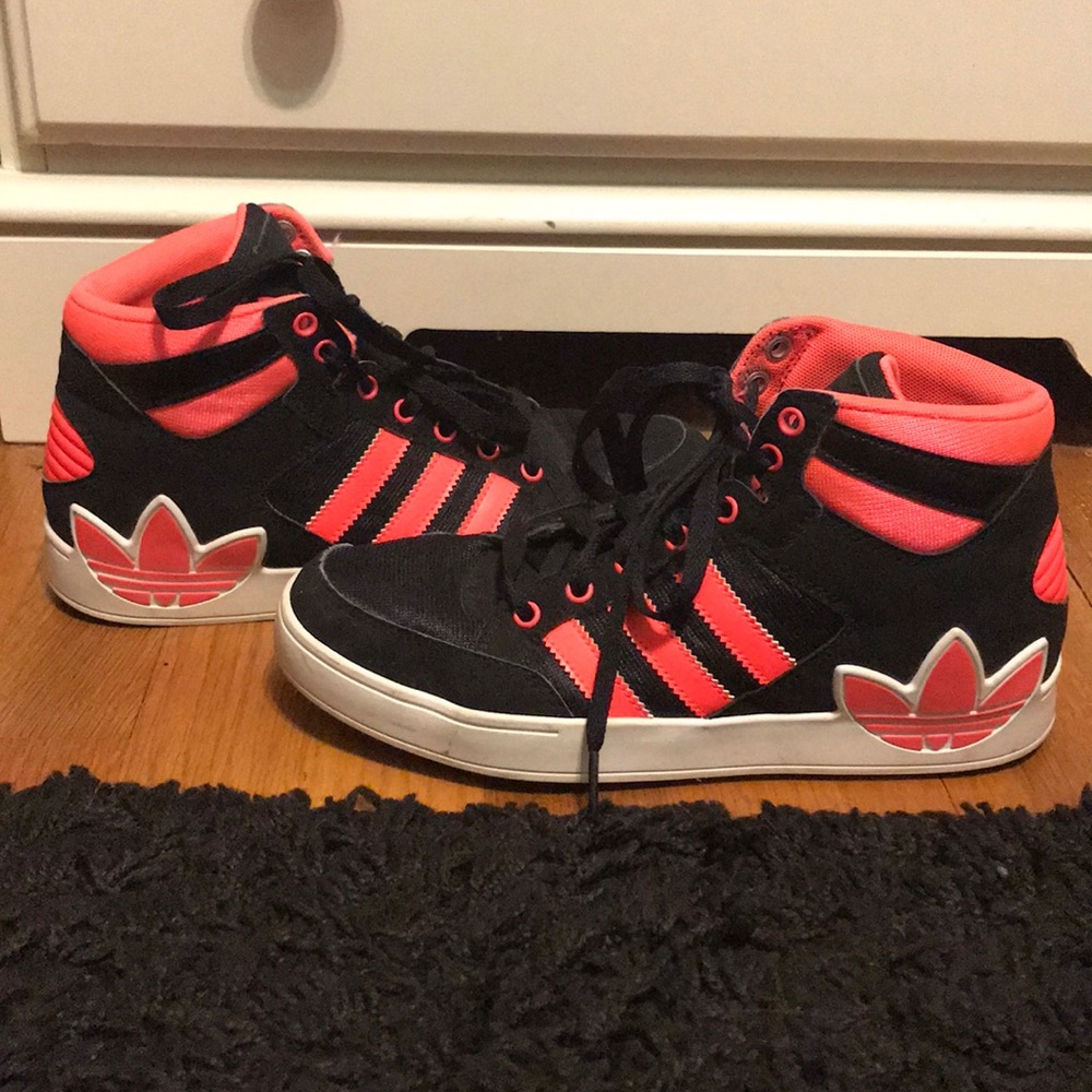 Adidas Sneakers